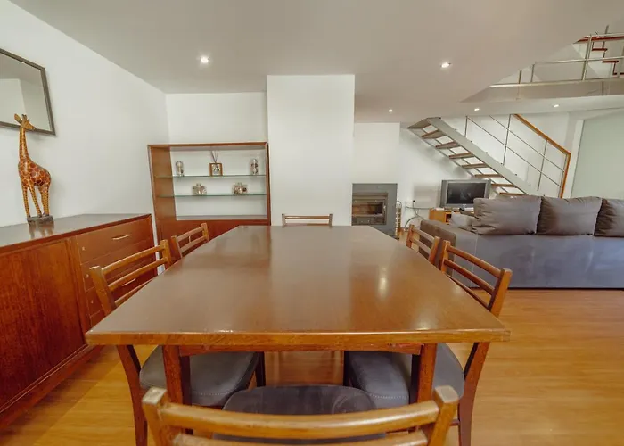 Guest Oliveira House *