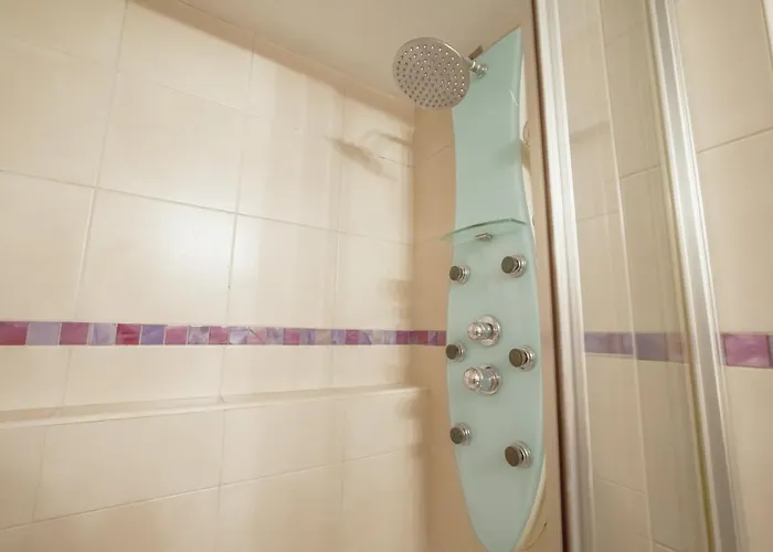 Guest Oliveira House