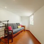 Guest Oliveira House Villa *