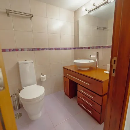 Guest Oliveira House Вилла