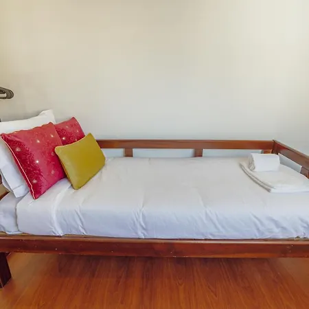 Guest Oliveira House Вилла Порту