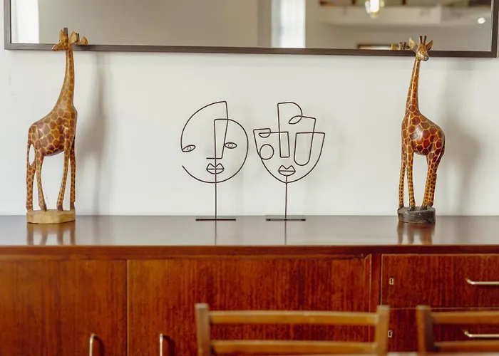 Guest Oliveira House Villa *