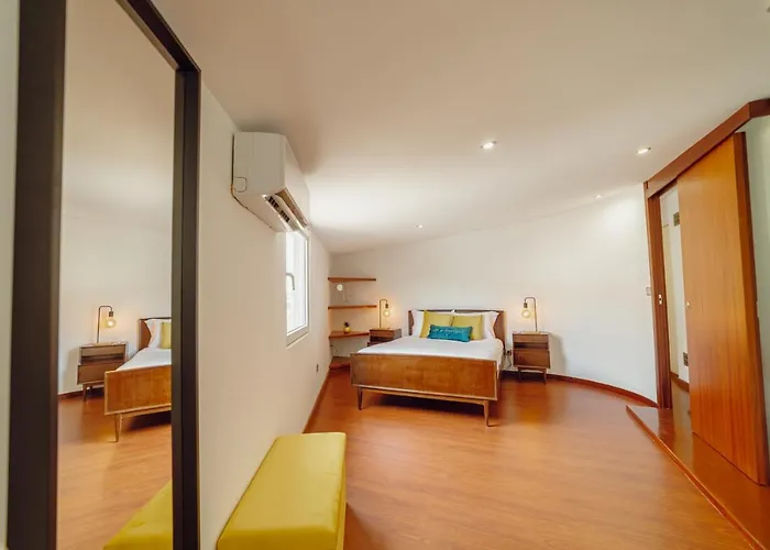 Guest Oliveira House *