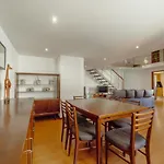 Guest Oliveira House