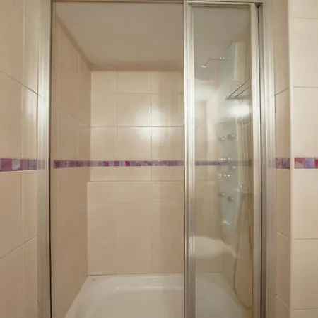 Guest Oliveira House