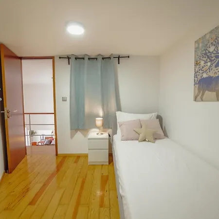 Guest Oliveira House Villa