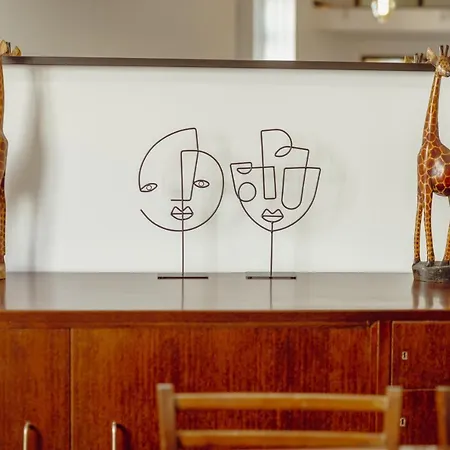 Guest Oliveira House Villa *