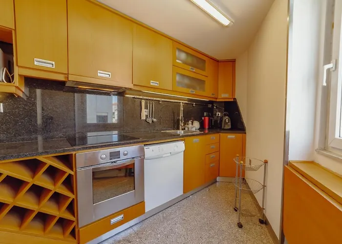 Guest Oliveira House